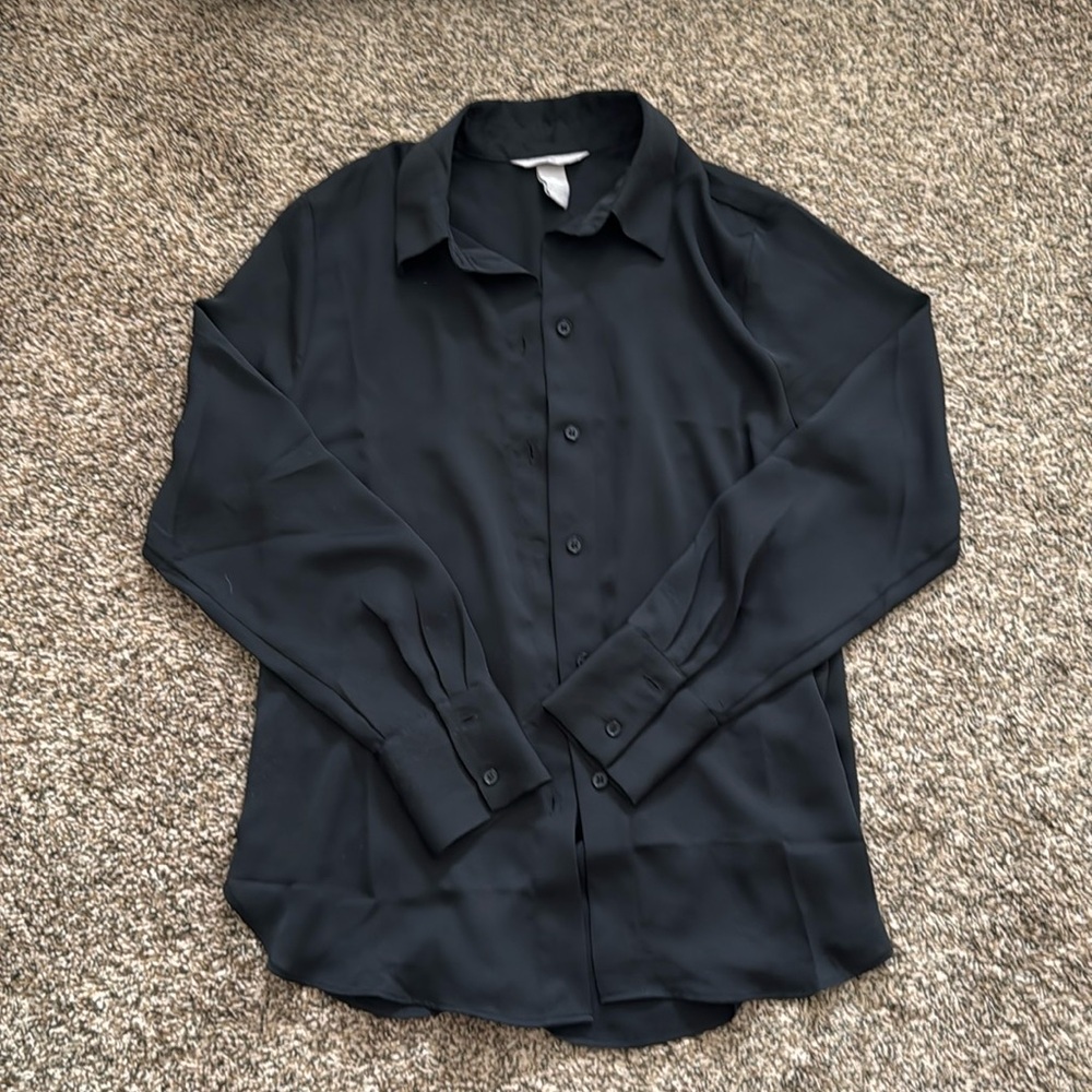 Black H&M woman’s blouse